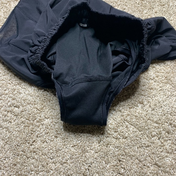 Lululemon Black Hotty Hot Short Size 2 - Picture 8 of 11